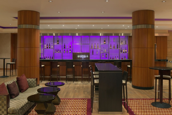Imagen del bar/restaurante del Hotel Sheraton Brussels. Foto 2