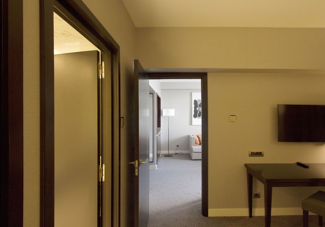 Imagen de la habitación del Hotel Sheraton Bucharest. Foto 10