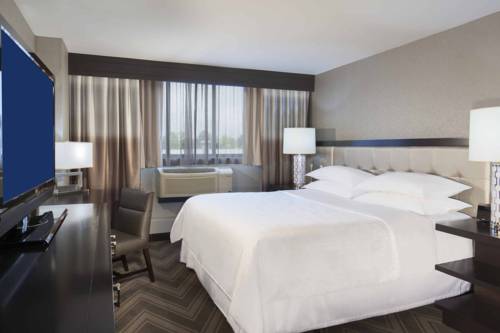 Imagen de la habitación del Hotel Sheraton Bucks County Langhorne. Foto 2