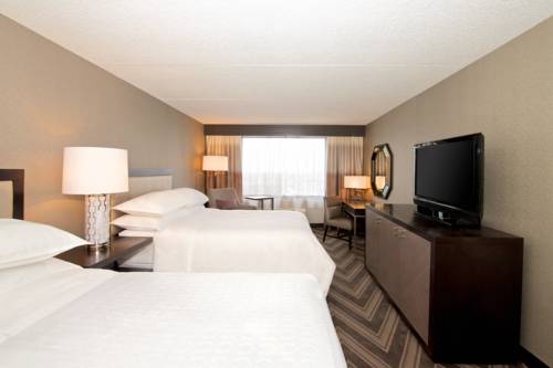 Imagen de la habitación del Hotel Sheraton Bucks County Langhorne. Foto 9