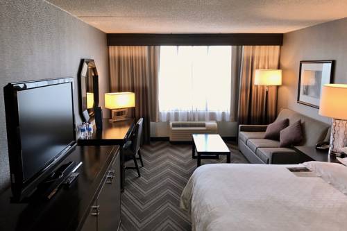 Imagen de la habitación del Hotel Sheraton Bucks County Langhorne. Foto 10