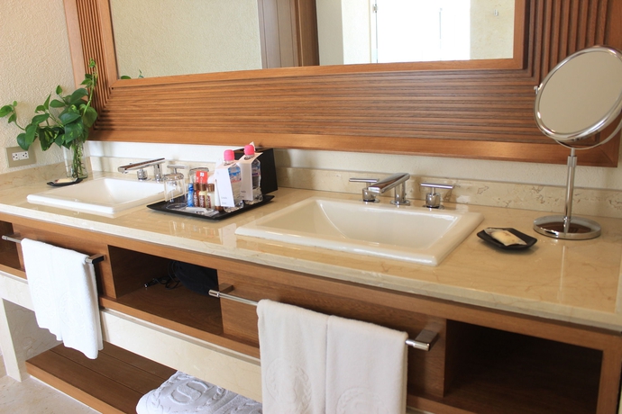 Imagen de la habitación del Hotel Sheraton Buganvilias Resort and Convention Center. Foto 7