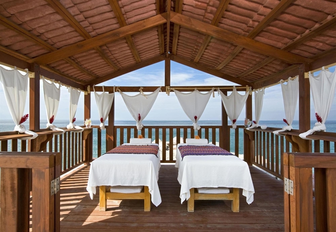 Imagen de la piscina del Hotel Sheraton Buganvilias Resort and Convention Center. Foto 20