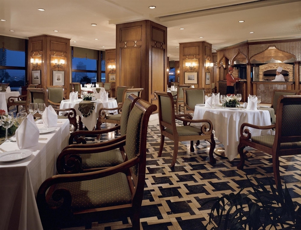 Imagen del bar/restaurante del Hotel Sheraton Cairo and Casino. Foto 5
