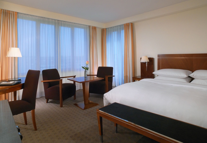 Imagen de la habitación del Hotel Sheraton Carlton Nuernberg. Foto 9