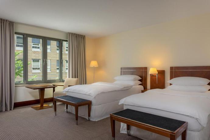 Imagen de la habitación del Hotel Sheraton Carlton Nuernberg. Foto 9