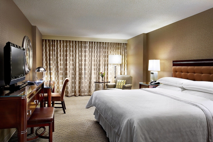 Imagen de la habitación del Hotel Sheraton Cavalier Calgary. Foto 5