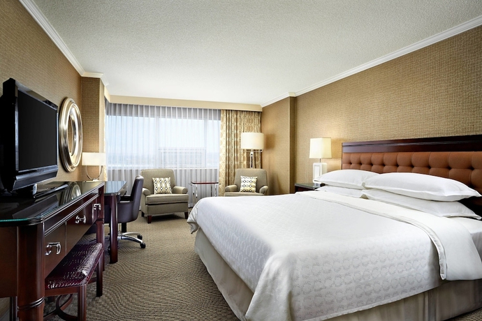 Imagen de la habitación del Hotel Sheraton Cavalier Calgary. Foto 6