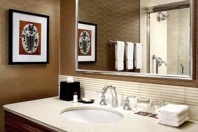 Imagen de la habitación del Hotel Sheraton Cavalier Calgary. Foto 9