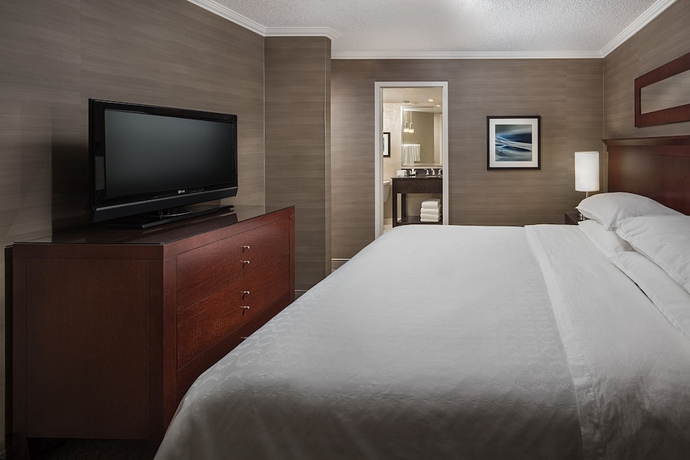Imagen de la habitación del Hotel Sheraton Cavalier Calgary. Foto 11