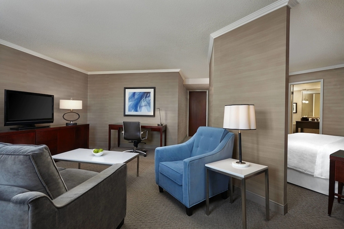 Imagen de la habitación del Hotel Sheraton Cavalier Calgary. Foto 12