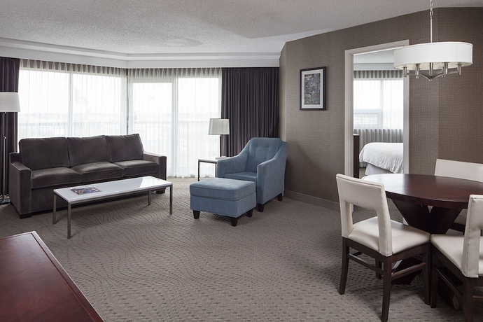 Imagen de la habitación del Hotel Sheraton Cavalier Calgary. Foto 14