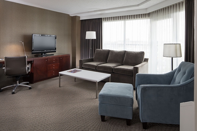 Imagen de la habitación del Hotel Sheraton Cavalier Calgary. Foto 15