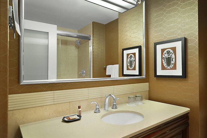 Imagen de la habitación del Hotel Sheraton Cavalier Saskatoon. Foto 3
