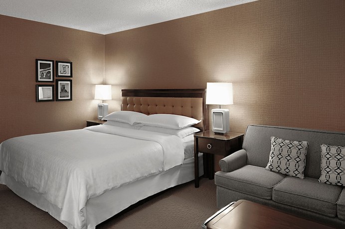 Imagen de la habitación del Hotel Sheraton Cavalier Saskatoon. Foto 12