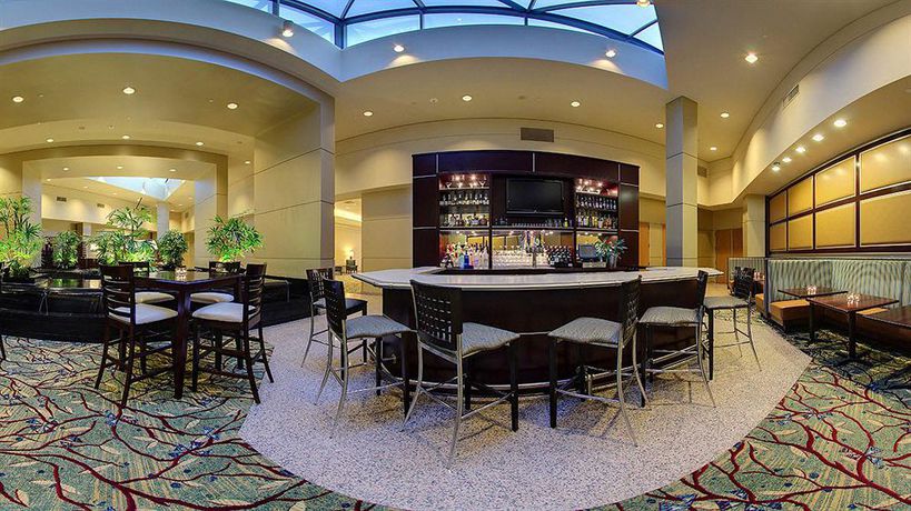 Imagen de la piscina del Hotel Sheraton Cerritos. Foto 16