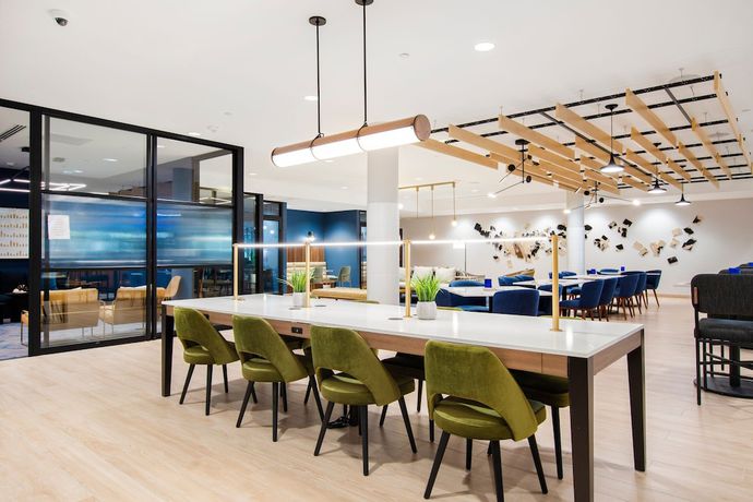 Imagen de los interiores del Hotel Sheraton Chapel Hill. Foto 12