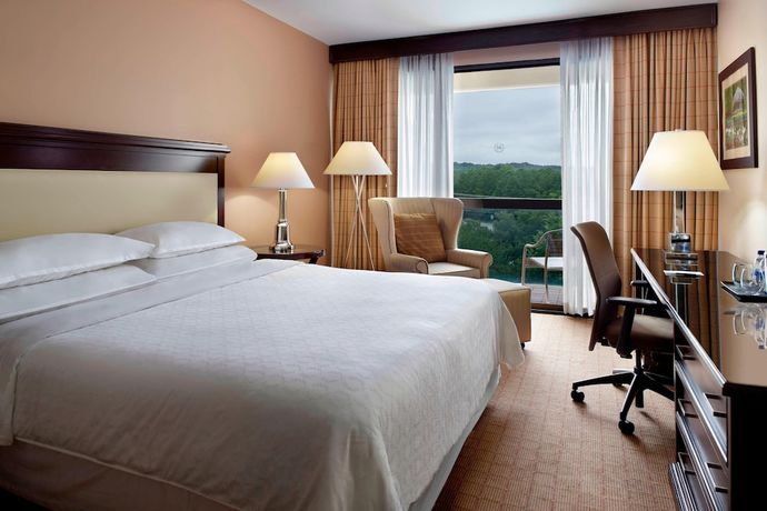 Imagen de la habitación del Hotel Sheraton Chapel Hill. Foto 7