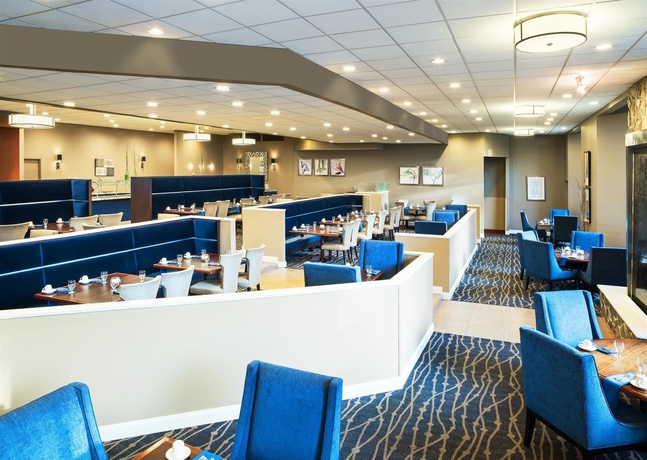 Imagen del bar/restaurante del Hotel Sheraton Charlotte Airport. Foto 4