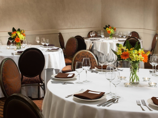 Imagen de los interiores del Hotel Sheraton Charlotte Airport. Foto 13