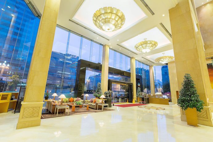 Imagen de los interiores del Hotel Sheraton Chengdu Lido. Foto 19