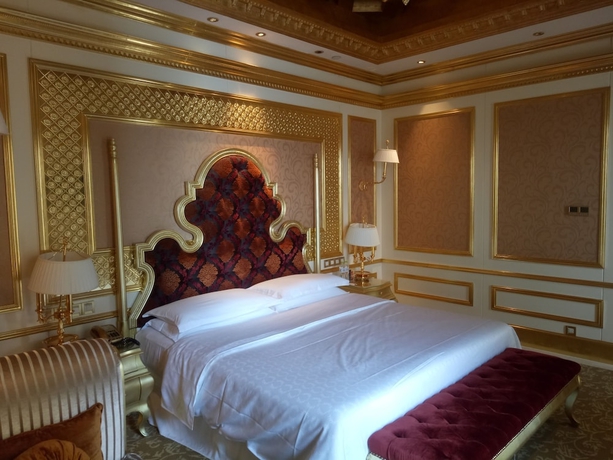 Imagen de la habitación del Hotel Sheraton Chongqing. Foto 13