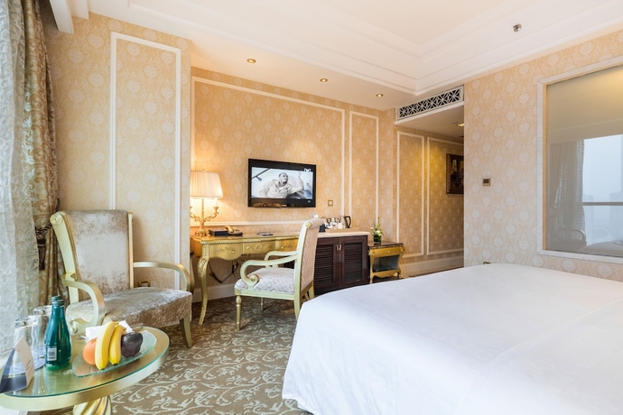 Imagen de la habitación del Hotel Sheraton Chongqing. Foto 18