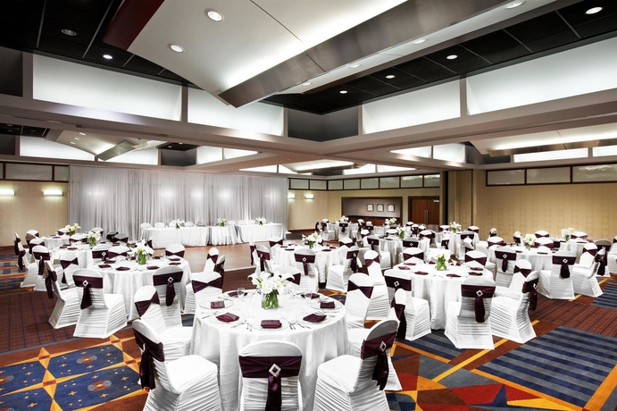 Imagen de los interiores del Hotel Sheraton Clev. Airport Hotel. Foto 9