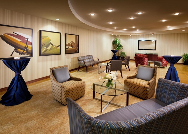 Imagen de los interiores del Hotel Sheraton Clev. Airport Hotel. Foto 10