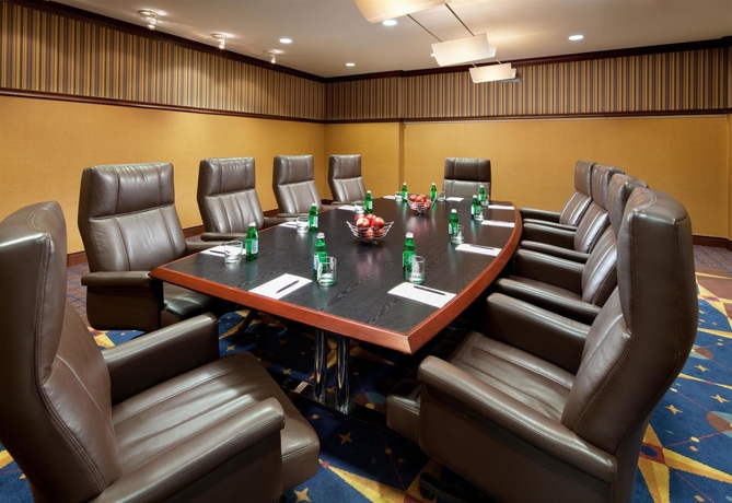 Imagen de los interiores del Hotel Sheraton Clev. Airport Hotel. Foto 11