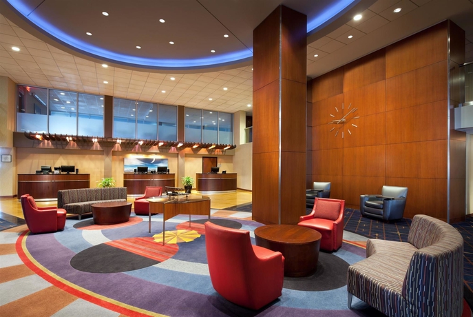 Imagen de los interiores del Hotel Sheraton Clev. Airport Hotel. Foto 14