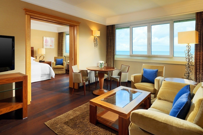 Imagen de la habitación del Hotel Sheraton Club Des Pins Resort. Foto 17