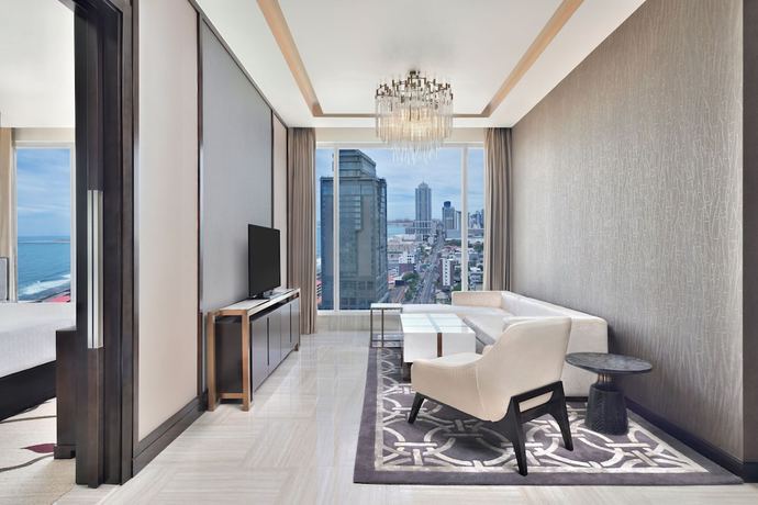 Imagen de la habitación del Hotel Sheraton Colombo. Foto 13