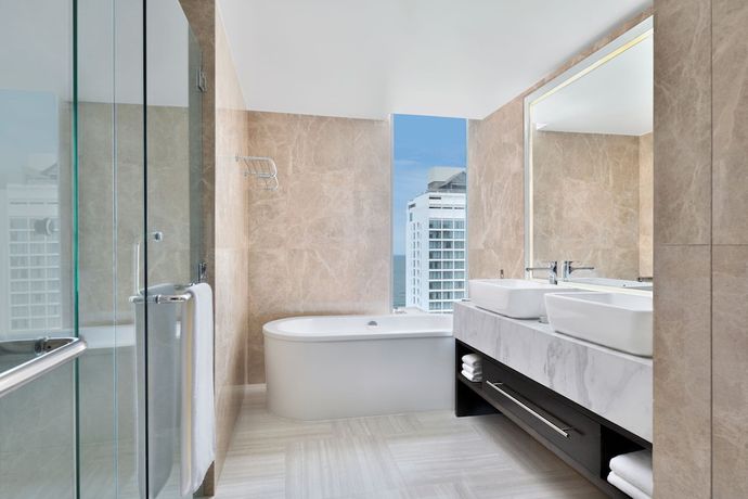 Imagen de la habitación del Hotel Sheraton Colombo. Foto 16