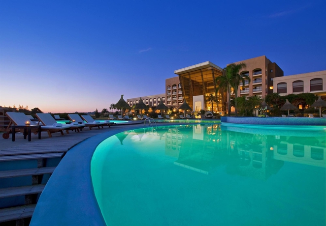 Imagen de la piscina del Hotel Sheraton Colonia Golf and Spa Resort. Foto 15