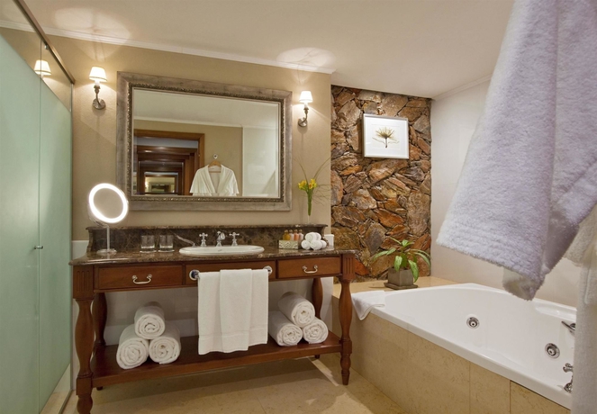 Imagen de la habitación del Hotel Sheraton Colonia Golf and Spa Resort. Foto 7