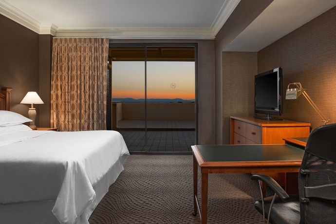 Imagen de la habitación del Hotel Sheraton Crescent. Foto 6