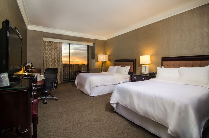 Imagen de la habitación del Hotel Sheraton Crescent. Foto 8