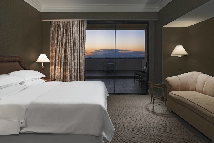 Imagen de la habitación del Hotel Sheraton Crescent. Foto 12