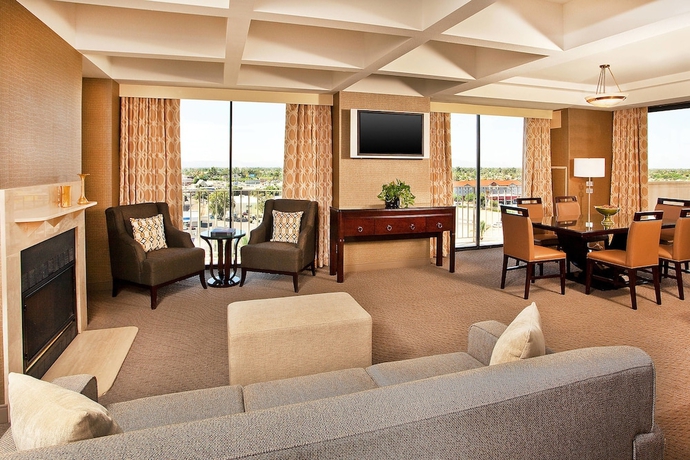 Imagen de la habitación del Hotel Sheraton Crescent. Foto 13