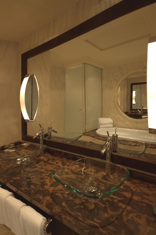 Imagen de la habitación del Hotel Sheraton Dammam and Convention Centre. Foto 7