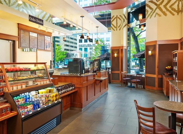 Imagen del bar/restaurante del Hotel Sheraton Denver Downtown. Foto 2