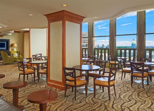 Imagen del bar/restaurante del Hotel Sheraton Denver Downtown. Foto 6