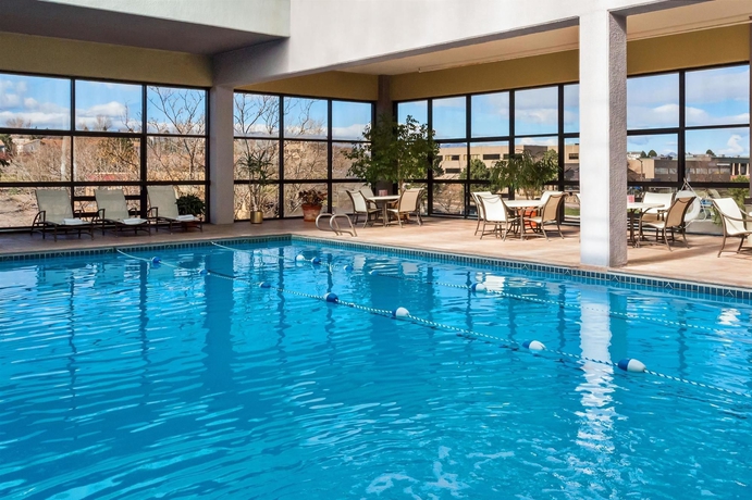 Imagen de la piscina del Hotel Sheraton Denver West Hotel. Foto 16