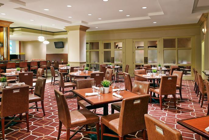 Imagen del bar/restaurante del Hotel Sheraton Detroit Novi. Foto 3