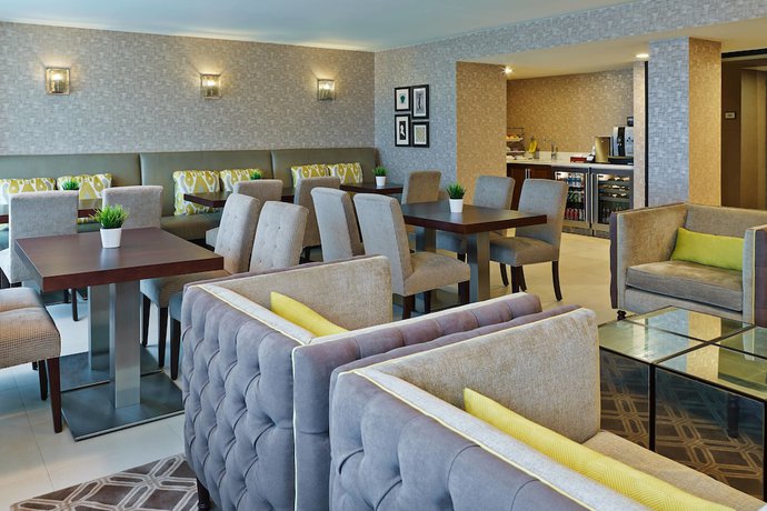 Imagen del bar/restaurante del Hotel Sheraton Detroit Novi. Foto 6