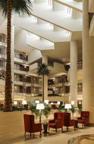 Imagen de los interiores del Hotel Sheraton Dubai Creek and Towers. Foto 15