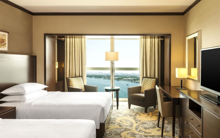 Imagen de la habitación del Hotel Sheraton Dubai Creek and Towers. Foto 14