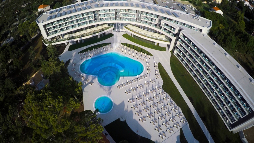 Imagen de los exteriores del Hotel Sheraton Dubrovnik Riviera. Foto 11