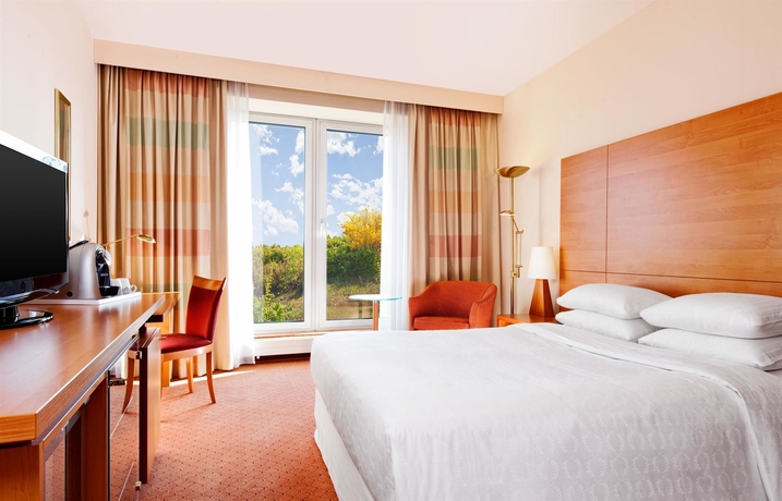 Imagen de la habitación del Hotel Sheraton Duesseldorf Airport. Foto 9